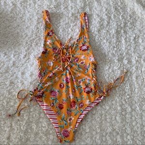 One piece Bathing suit